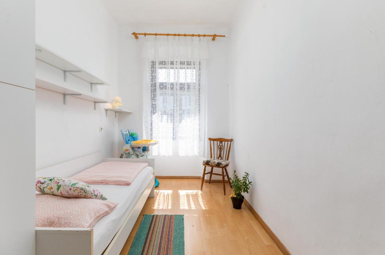 Apartment Ana Fažana Eksteriør bilde