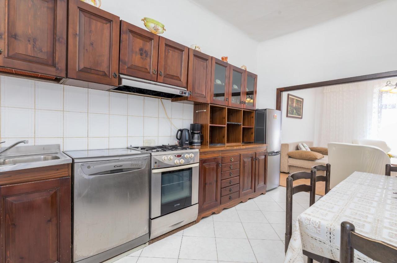 Apartment Ana Fažana Eksteriør bilde